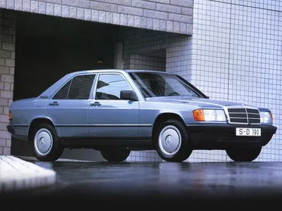 Mercedes-Benz 190 1982 года выпуска. Фото 1. VERcity