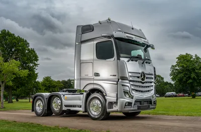 Merc reveals new special-build Actros L Edition 3 - Truckanddriver.co.uk