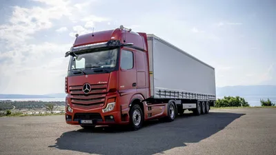 New Mercedes Actros Ditches Conventional Mirrors For Cameras