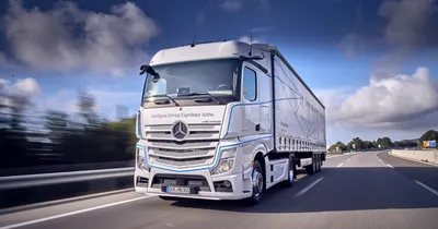 File:Mercedes-Benz Actros - 2012 design.JPG - Wikimedia Commons