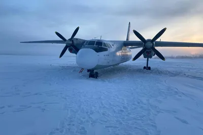 В Якутске самолет Ан-24 выкатился за пределы взлетно-посадочной полосы -  AEX.RU