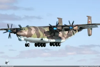 В Беларуси заметили самый большой в мире транспортный самолет Ан-22 «Антей»  / В мире / Судебно-юридическая газета