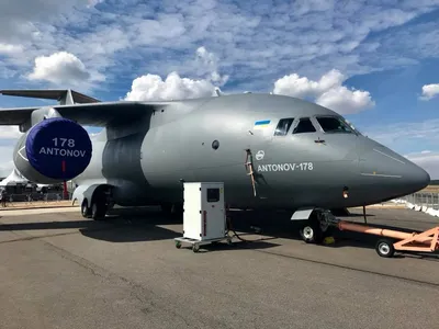 Зеленский заявил о планах достроить новый сверхтяжелый самолет «Мрия» — РБК