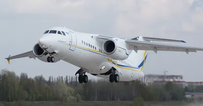 Антонов ан225 - крупнейший в мире коммерческий транспортный самолет  Редакционное Фото - изображение насчитывающей огромно, взлет: 232300656