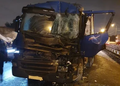 Еще появились фото с места смертельной аварии в Шиловском районе с участием  грузовиков - KP.RU