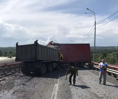 Мужчина пострадал в аварии двух грузовиков на донской трассе | ROSTOF.RU