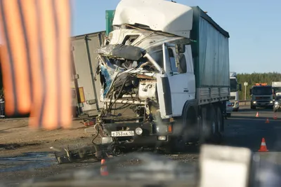 Трассу D1 возле Брно перекрыли из-за смертельной аварии грузовика и фургона  | ДЕЛОВАЯ ЕВРОПА – Новости Чехии