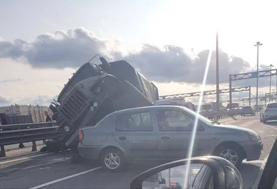 На Серовском тракте массовая авария с участием грузовика и Газелей (фото)