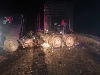 В Ярославской области в столкновении трех грузовиков пострадал водитель -  Вести Ярославль