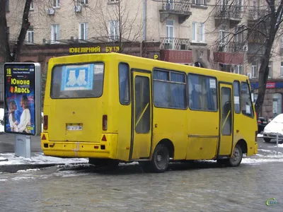 В Краматорске автобус Yutong \"самовольно\" наехал на автобус БАЗ -  Kramatorsk.INFO