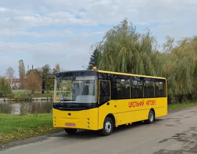 В Луцке показали школьный автобус \"Богдан\" в обновленном дизайне (фото) —  Центр транспортних стратегій