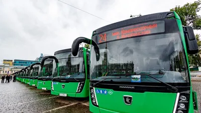 В опорных школах 16 громад Донетчины появятся новые автобусы. Один уже  привезли в Бахмут | Вільне радіо
