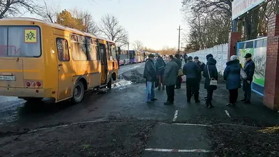 В Донецкой области снаряд попал в автобус: 10 погибших // Новости НТВ