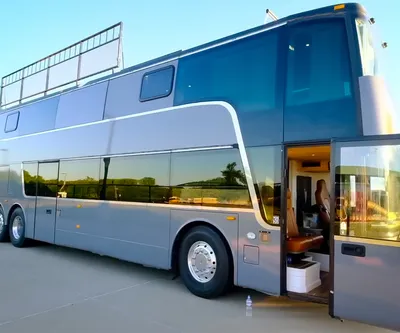Автобус из будущего со спальней и холодильником: что купят саратовскому  Парку покорителей космоса к новому году | Агентство деловых новостей  \"Бизнес-вектор\"