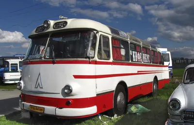File:ЛАЗ-695 Soviet classic bus LAZ-695.jpg - Wikipedia