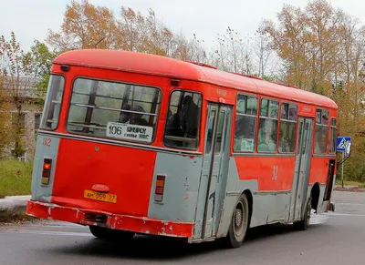 Купить масштабную модель автобуса ЛиАЗ-677М (бежевый-охра), масштаб 1:43  (СОВА)