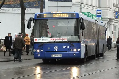 Автобусы: Коллекционная масштабная модель 1:43 Городской автобус ЛиАЗ-5256  с журналом №16 (Наши Автобусы. Modimio)
