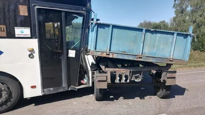 Автобус Кишинёв-Москва врезался в трактор с прицепом в Рышканском районе