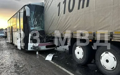 В Молдове пассажирский автобус влетел в прицеп трактора, отбросив его в  легковушку: есть жертвы — Мир