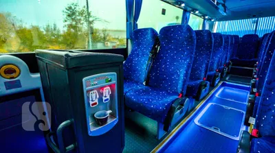 Внутри Пассажирского Автобуса — стоковые фотографии и другие картинки  Автобус - Автобус, Большой город, Великобритания - iStock