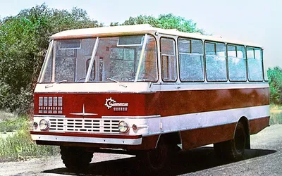 Автобус «прямиком из СССР» заметили на дороге в Москве - Мослента