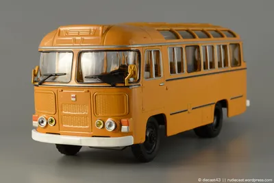 Заброшенный старый автобус. Заржаветый старый синий автобус. В СССР.  Стоковое Изображение - изображение насчитывающей покинули, автомобиль:  213189343