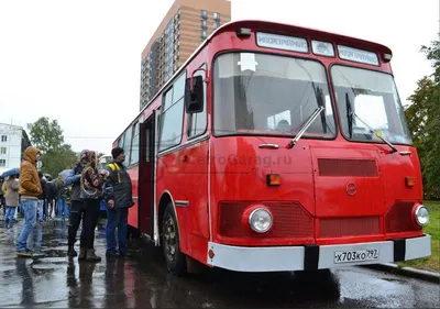Милый автобус времен СССР, четкие …» — создано в Шедевруме