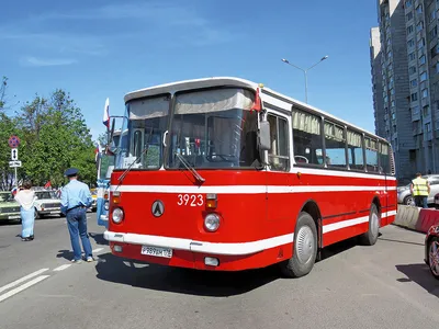 Тот самый первый автобус гармошка из СССР - Икарус 280 | Техника времени |  Дзен