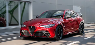 Самая мощная Alfa Romeo Giulia стала легче и быстрее :: Autonews