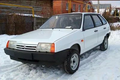В России продают новую \"девятку\" по цене Toyota Land Cruiser Prado -  Российская газета