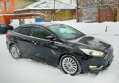 Замена лобового стекла Форд Фокус 3 в СПб по доступной цене