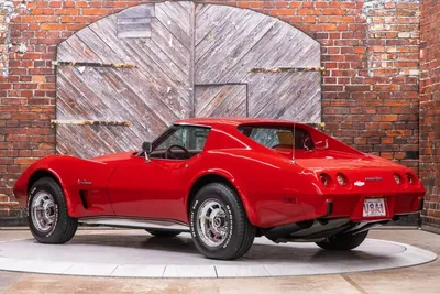 В США прекрасно сохранился в гараже Chevrolet Corvette 1965 года - фото -  Апостроф