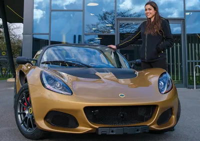 Последний Lotus Elise достался девушке, подарившей спорткару имя — Motor