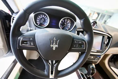 Maserati Levante: Акула на каблуках - Ведомости