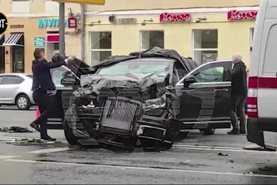 Машина российского патриарха Кирилла попала в аварию в центре Москвы  (видео) - Общество - StopCor