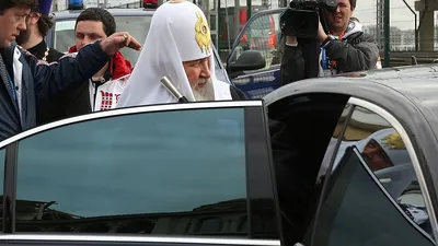 Baza: Aurus патриарха Кирилла попал в ДТП в центре Москвы