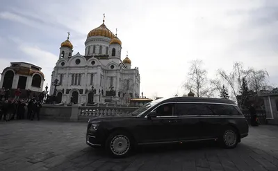 В кортеже Патриарха Кирилла появился новый броневик Lincoln | NEWS MEDIA