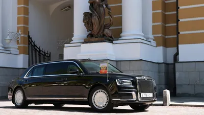 Машины, на которых ездил (и ездит) президент России - читайте в разделе  Подборки в Журнале Авто.ру