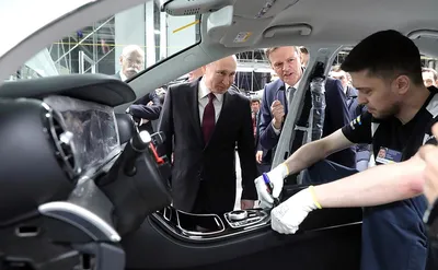 Lada Aura или «Москвич»: на каких машинах будут ездить российские чиновники