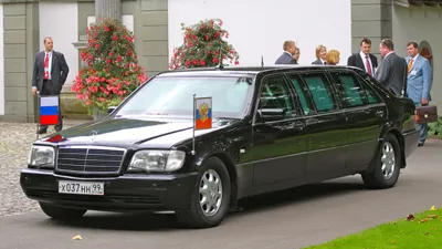 Самая секретная и дорогая машина России: бронелимузин Путина Aurus Senat  Limousine #ДорогоБогато - YouTube