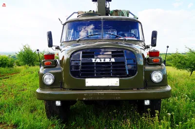 Опередивший время: на аукцион выставлен очень редкий и необычный лимузин  Tatra (фото)