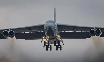 Американский стратегический бомбардировщик B-52 летал над Эстонией |  Эстония | ERR
