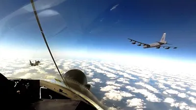 B-52. Старейший бомбардировщик в мире - YouTube