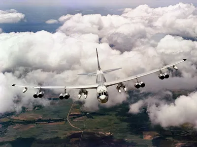 Игрушка самолёта Американского стратегического бомбардировщика Боинг Б-52,  масштаб 1:200 — купить по низкой цене на Яндекс Маркете