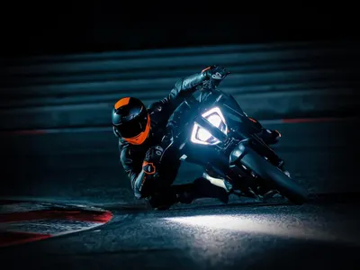 Фотографии байкеров на спортивных мотоциклах, заставляющие сердца биться чаще