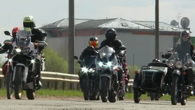 Взрывной экшен: энергичные фото на мотоциклах