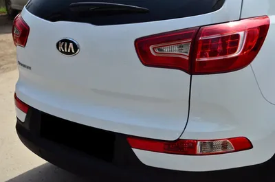 Kia Sportage 2015 год в Сургуте, Модель: Sportage, б/у, белый, бензин, 2  литра, цена 1.9млн.р., джип/suv 5 дв.