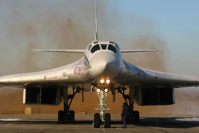 На Западе сравнили российский Ту-160 \"Белый лебедь\" и B1-B США - Российская  газета
