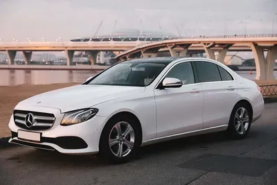 В Барнауле выставили на продажу белый Mercedes-Benz за 4,6 млн рублей -  Толк 20.09.2022