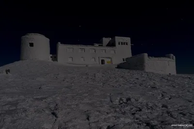 Белый слон обсерватории на горном фургоне зимой. карпаты Стоковое  Изображение - изображение насчитывающей холодно, ландшафт: 241645415